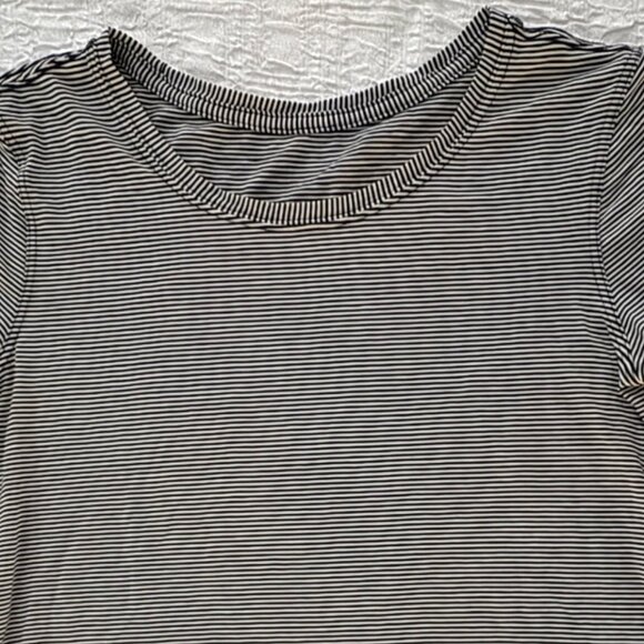 EXCELLENT Lululemon Love Crew III Black/White Striped Short Sleeve T-Shirt Top 4 - Picture 4 of 9